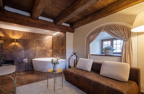 Prague 19 Hotel | Pytloun Chateau Hotel Ctěnice