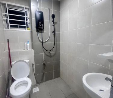 Dengkil House | Qaisara homestay near KLIA, Splashmania PICC putrajaya & cyberjaya