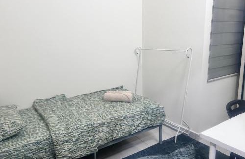 Dengkil House | Qaisara homestay near KLIA, Splashmania PICC putrajaya & cyberjaya