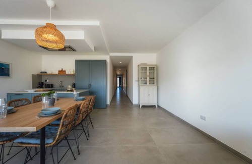 Qala Apartment | Qala Skyview Penthouse – Pool, Sunsets & BBQ Area