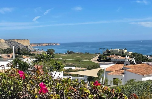 Praia da Luz Villa | QDL 16 – beautiful 4-bed villa with air-con, private pool & seaviews