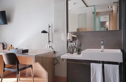 Sant Cugat del Valles Hotel | Qgat Suites & Events