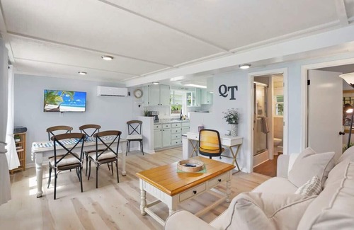 Satsuma House | Qt Cottage on Dunn's Creek, Fire Pit, Kayaks