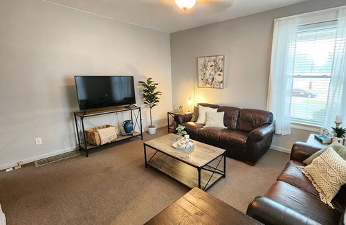 Quincy Apartment | QU Hawks Nest with parking and Wi-Fi W/D SmartTV