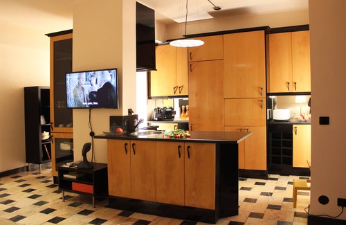 Falca Apartment | QUAD1- 1 BR, air conditioned/heated, garage, 24/7 security, close to Gulbenkian