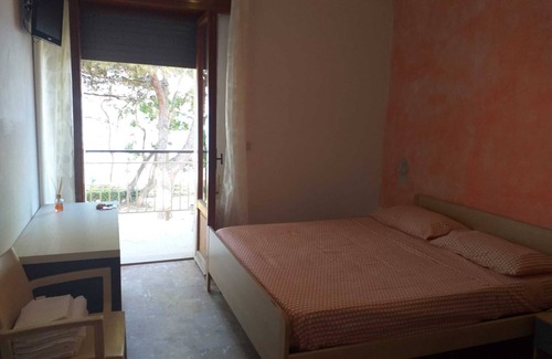 Pineto Bed & Breakfast | Quadruple room in Pineto - Just a few meters from the sea