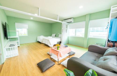 Bang Khlo Apartment | Quadruple Studio Suite with Balcony