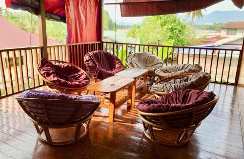 Kampung Terang House | Quadruple Traditional Wooden GuestHouse
