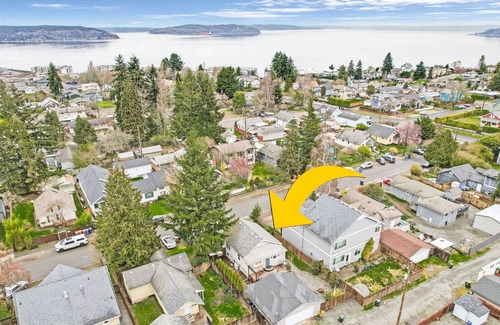 West End House | Quaint 1 bedroom Home with fully fenced yard near Ruston/Tacoma Waterfront