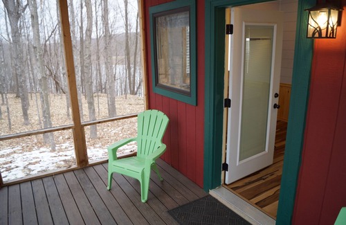 Glenwood City Cabin | Quaint 1-bedroom camper cabin in County Park!