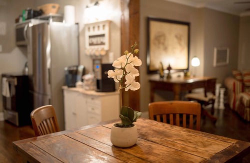 Walnut Street Cottage | Quaint 1932 "Bissman Cottage" Completely Remodeled, in Historical Downtown area❤