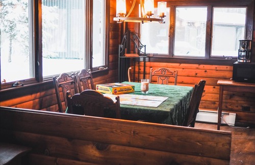 Lac du Flambeau Cabin | Quaint 2-bedroom Pan Abode Cedar Log cabin on FENCE LAKE in Lac du Flambeau.