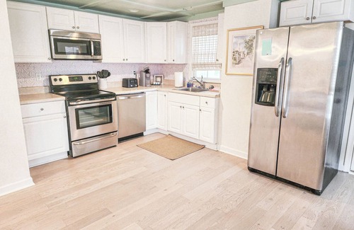 Cape Charles House | Quaint 2BR, 1 1/2BA home close to beach, dining & shopping!