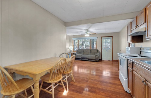 Jamestown Cabin | Quaint 3 Bedroom Rustic Cabin 1/2 Mile from Marina and Boat Ramp! #417