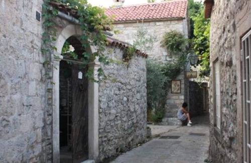 Budva House | Quaint & Affordable Stay in Budva Traditional Stone House - Comfort Double Room 4