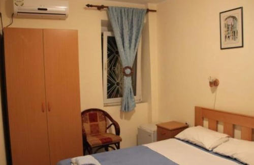 Budva House | Quaint & Affordable Stay in Budva Traditional Stone House - Family Room 2