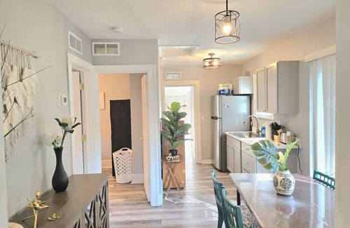 Cleveland House | Quaint and Stylish House