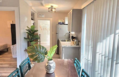 Cleveland House | Quaint and Stylish House