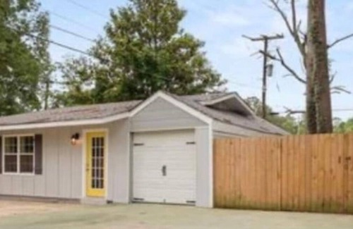 Leesville Apartment | Quaint Apartment- Minutes from Byrd Hospital & Ft Polk