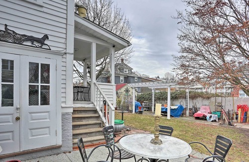 Tallman Apartment | Quaint Apartment - Walk to Town & Train!