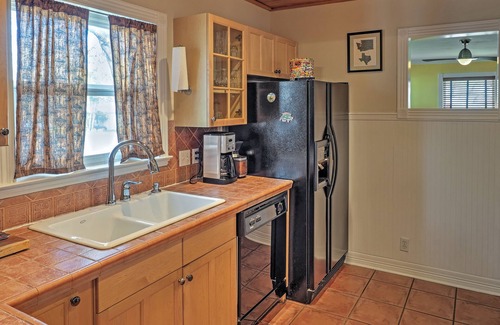 North Loop House | Quaint Austin Home w/Yard ~ 5 Mi to Downtown!
