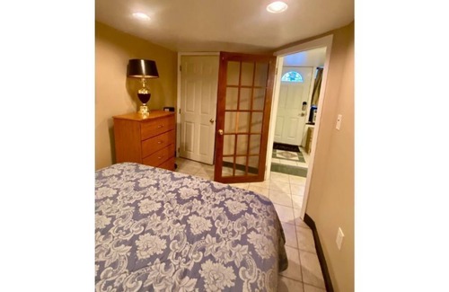 Park View Apartment | Quaint Brownstone English Basement Apartment in Columbia Heights