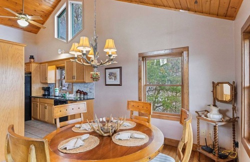 Blowing Rock Cabin | Quaint Cabin on Appalachian Mountain