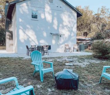 Gainesville House | Quaint Cottage by UF & Shands - Pet-Friendly Long Stays