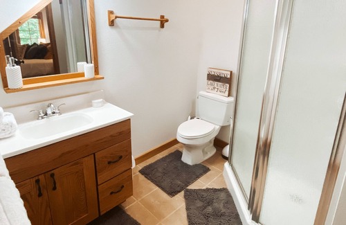 Bellmore Cottage | Quaint Cottage on Raccoon Lake with a Beautiful View