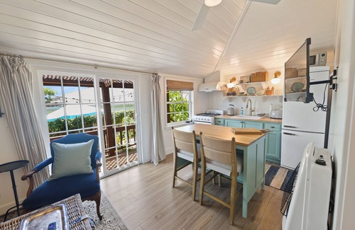 Laguna Beach Cottage | Quaint cottage retreat walking distance to beach, restaurants, downtown.