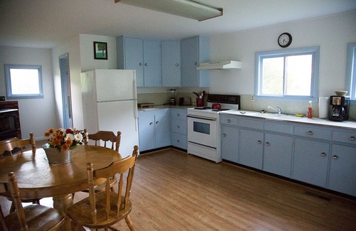 New Castle House | Quaint Country Charm, but close to all the Valley has to offer.