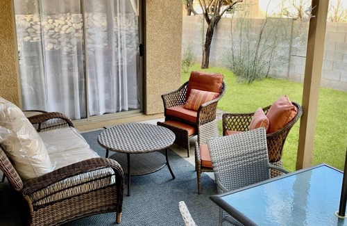 Rita Ranch House | Quaint cozy home with vintage lamps, artwork, and premium beds near hiking!