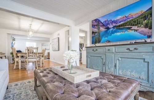 Prairie Village House | Quaint, dog-friendly Prairie Village Home!