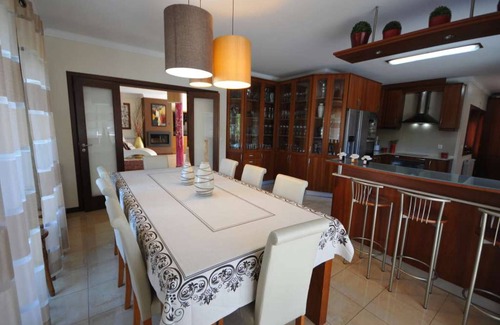 Palmeira de Faro Villa | Quaint Esposende Villa | 5 Bedrooms | Villa Esposende Retreat | Fenced Private.