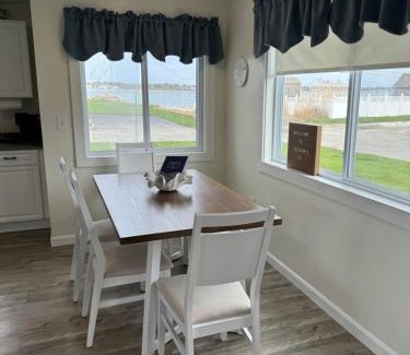 Bliss Corner House | Quaint, family friendly Beach house for 4