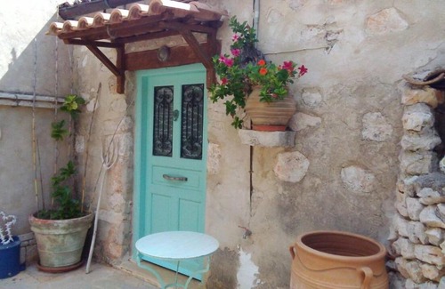 Korithi House | Quaint Greek Cottage, Rural Setting, Great Views.
