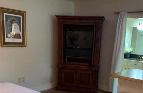 Natchitoches Cottage | Quaint guest house is within walking distance to downtown.