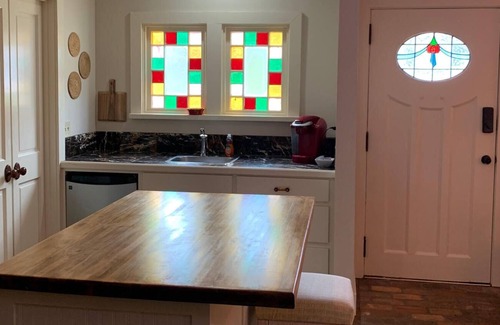 Natchitoches Cottage | Quaint guest house is within walking distance to downtown.