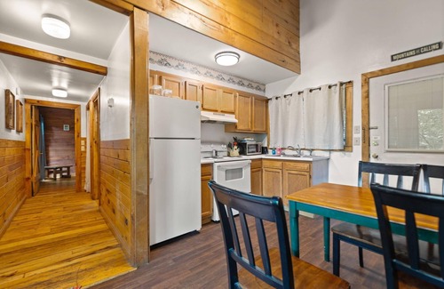 Stanton Cabin | Quaint, heavily forested cabin, mountain valley view.