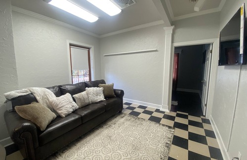 Eunice Apartment | Quaint hideaway with old New Orleans appeal- Close to Downtown shopping & eats!
