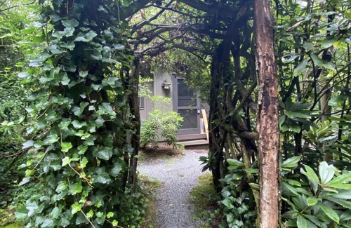 Lake Sequoyah Cabin | Quaint Highlands guest house cabin. Private and secluded.