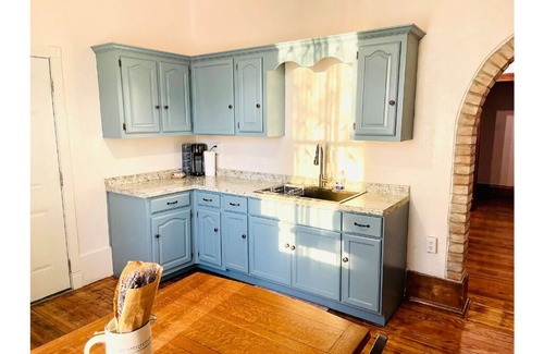 Amistad National Recreational Area House | Quaint Historic Home 🏡 Central Location