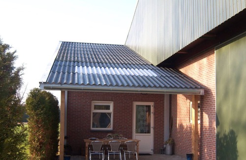 Valkenswaard House | Quaint Holiday Home in Valkenswaard with Terrace