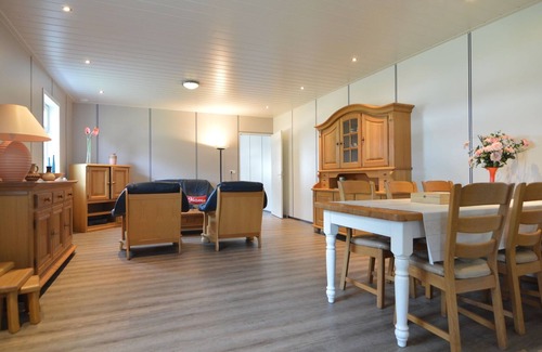 Valkenswaard House | Quaint Holiday Home in Valkenswaard with Terrace