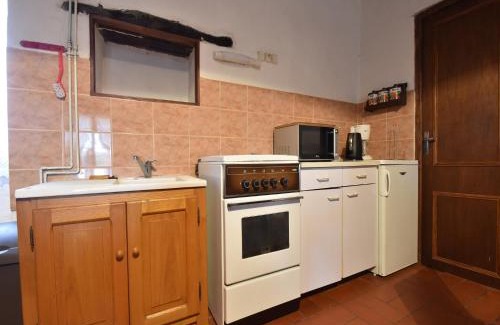 Allas-les-Mines House | Quaint Home in Berbiguières, Valley of the Castles at 15min