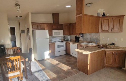 Pearce House | Quaint home in southern Arizona wine country. Pet Friendly!