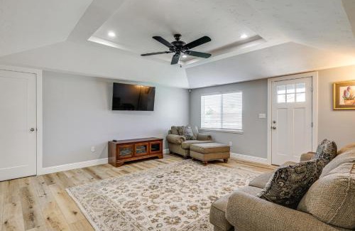 Hughson House | Quaint Hughson Vacation Rental, Walk to Downtown!