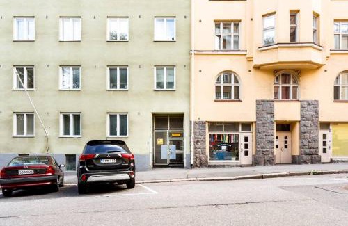 Alppiharju Apartment | Quaint Kallio Hideaway in Amazing Location