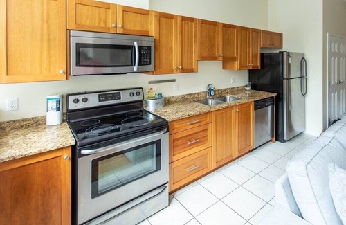South End Apartment | Quaint Loft with AC, Abundance of Sunlight