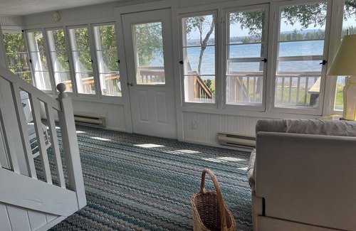 Ponshewaing Cabin | Quaint Log Cabin on Crooked Lake